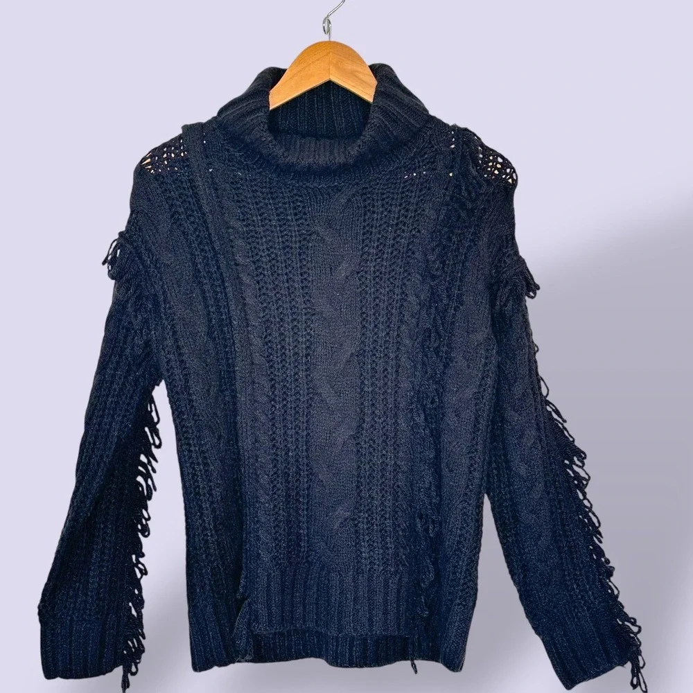 Wynter Turtleneck Sweater Womens Medium Black Fringe‎ Cable Knit Chunky
